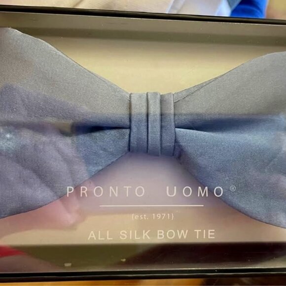 NEW!! 100% Silk Bow Tie - Picture 1 of 6